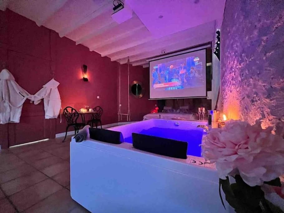 Suite Romance - Jacuzzi Море-сюр-Луен Екстер'єр фото