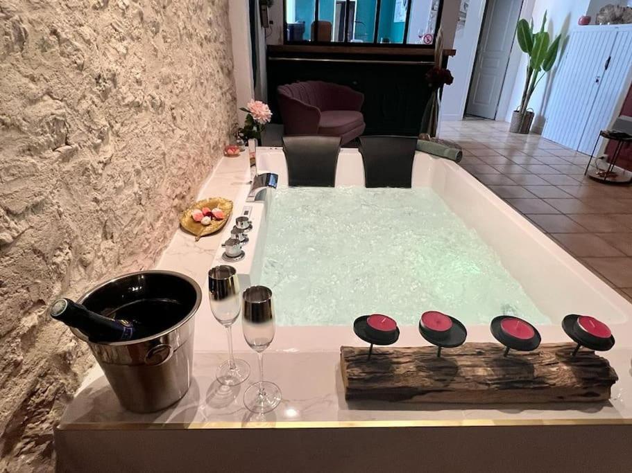 Suite Romance - Jacuzzi Море-сюр-Луен Екстер'єр фото